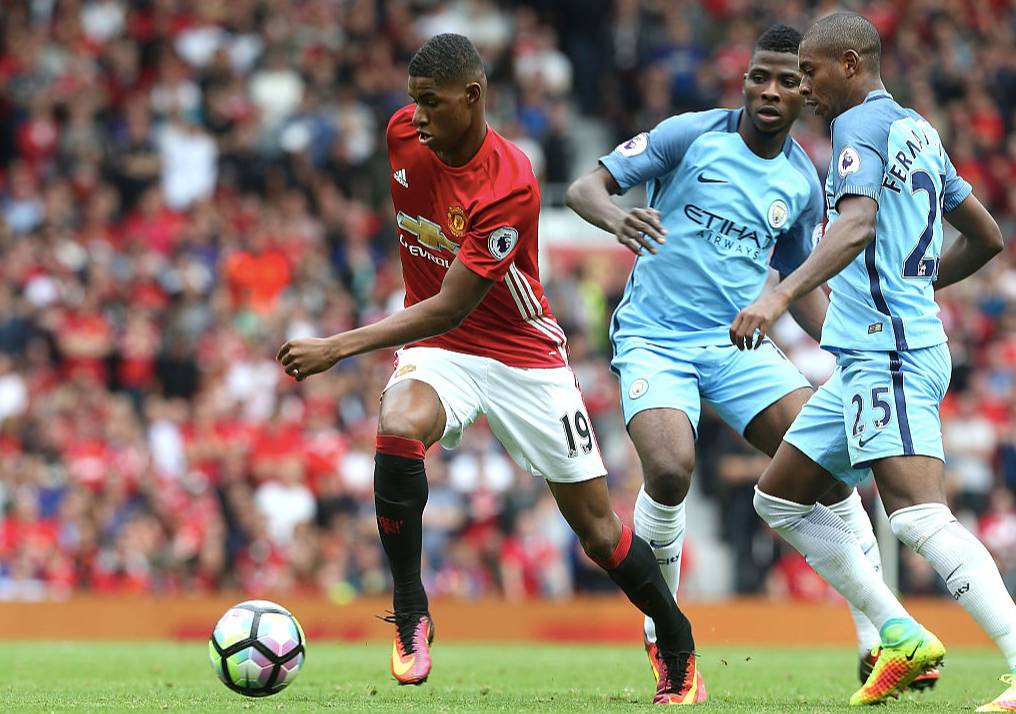 菲尼克斯太阳训练开放日；冲刺阶段门线救险引欢呼；欧联在即；年轻球员得到机会的简单介绍